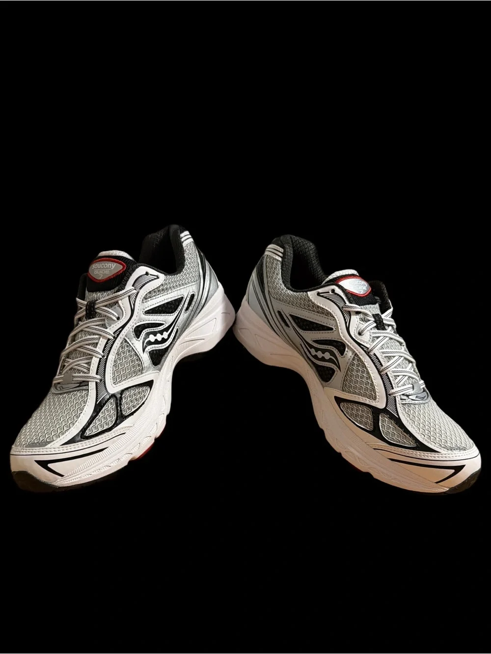 Saucony GUIDE 7 men’s size 11 athletic Lifestyle shoes **NEW**